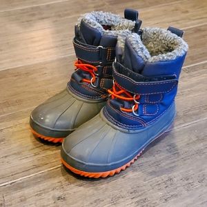 EUC Cat and Jack Boys Snow Boots, size 8